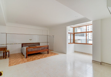 5 Bedroom Serviced Penthouse For Rent - BKK1, Phnom Penh thumbnail