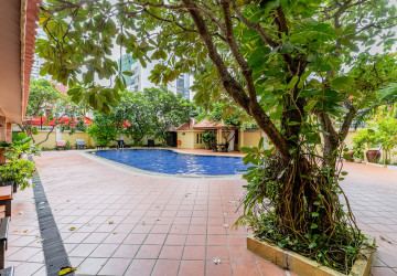 5 Bedroom Serviced Penthouse For Rent - BKK1, Phnom Penh thumbnail