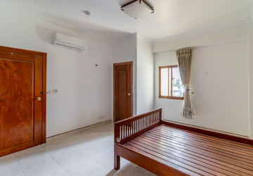 5 Bedroom Serviced Penthouse For Rent - BKK1, Phnom Penh thumbnail