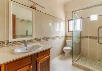 5 Bedroom Serviced Penthouse For Rent - BKK1, Phnom Penh thumbnail