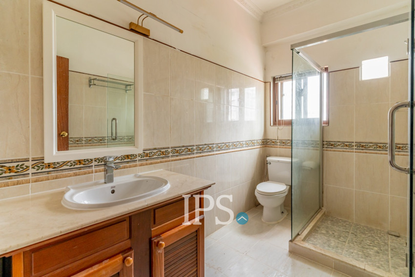 5 Bedroom Serviced Penthouse For Rent - BKK1, Phnom Penh