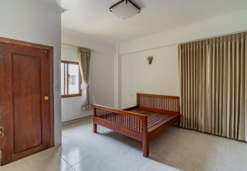 5 Bedroom Serviced Penthouse For Rent - BKK1, Phnom Penh thumbnail