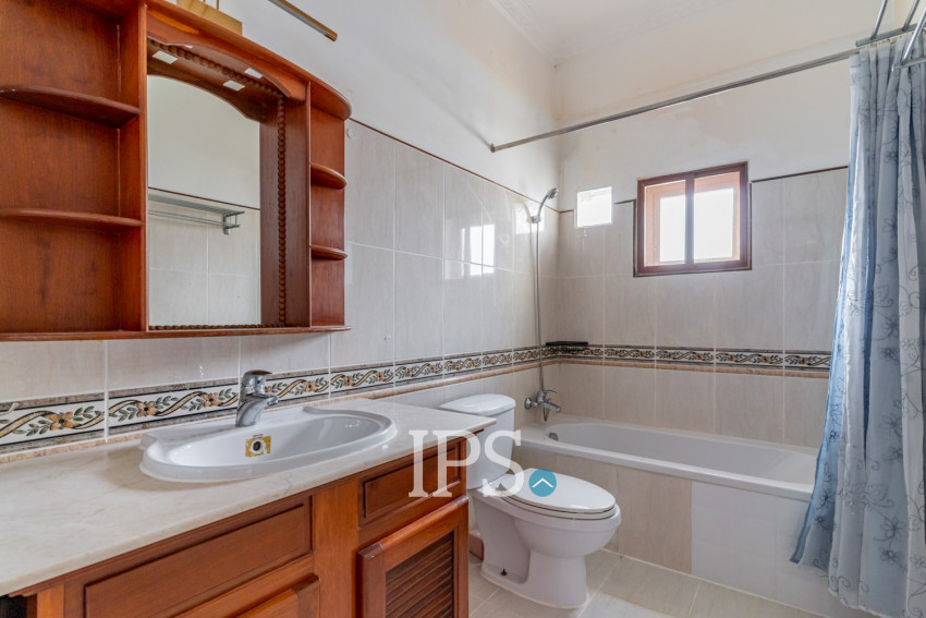 5 Bedroom Serviced Penthouse For Rent - BKK1, Phnom Penh