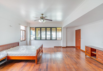 5 Bedroom Serviced Penthouse For Rent - BKK1, Phnom Penh thumbnail