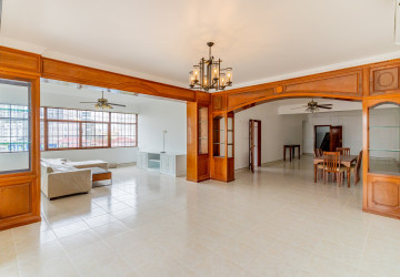 5 Bedroom Serviced Penthouse For Rent - BKK1, Phnom Penh thumbnail