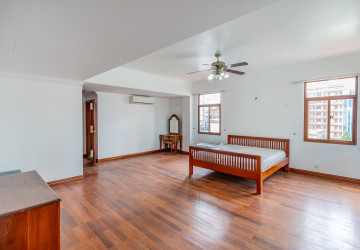 5 Bedroom Serviced Penthouse For Rent - BKK1, Phnom Penh thumbnail