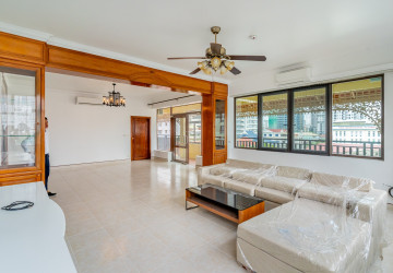 5 Bedroom Serviced Penthouse For Rent - BKK1, Phnom Penh thumbnail