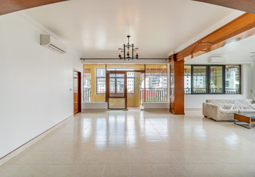 5 Bedroom Serviced Penthouse For Rent - BKK1, Phnom Penh thumbnail