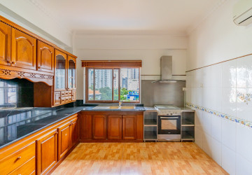 5 Bedroom Serviced Penthouse For Rent - BKK1, Phnom Penh thumbnail