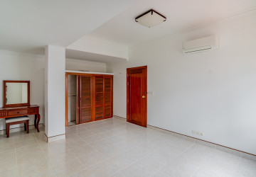 5 Bedroom Serviced Penthouse For Rent - BKK1, Phnom Penh thumbnail