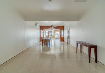 5 Bedroom Serviced Penthouse For Rent - BKK1, Phnom Penh thumbnail