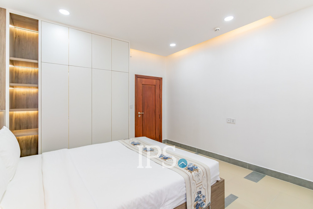 2 Bedroom Serviced Apartment For Rent - BKK 1, Phnom Penh - Image 19