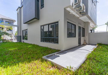 4 Bedroom Villa For Rent - Chip Mong Grand Phnom Penh, Kmuonh, Phnom Penh thumbnail