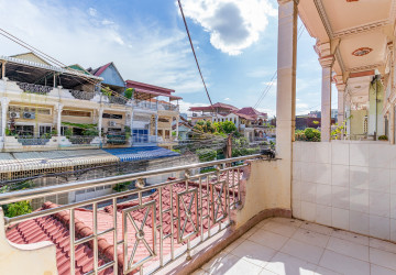 5 Bedroom Shophouse For Rent - Boeung Kak 2, Phnom Penh thumbnail
