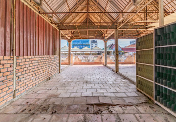 5 Bedroom Shophouse For Rent - Boeung Kak 2, Phnom Penh thumbnail
