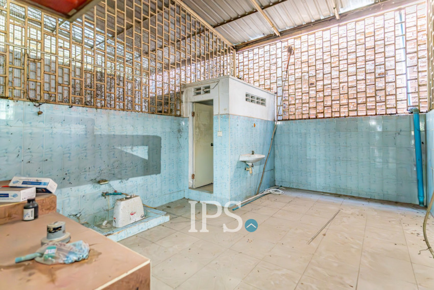 5 Bedroom Shophouse For Rent - Boeung Kak 2, Phnom Penh