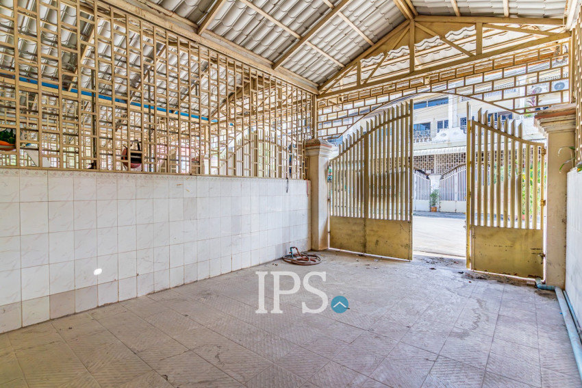 5 Bedroom Shophouse For Rent - Boeung Kak 2, Phnom Penh