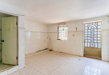 5 Bedroom Shophouse For Rent - Boeung Kak 2, Phnom Penh thumbnail