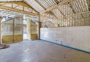 5 Bedroom Shophouse For Rent - Boeung Kak 2, Phnom Penh thumbnail