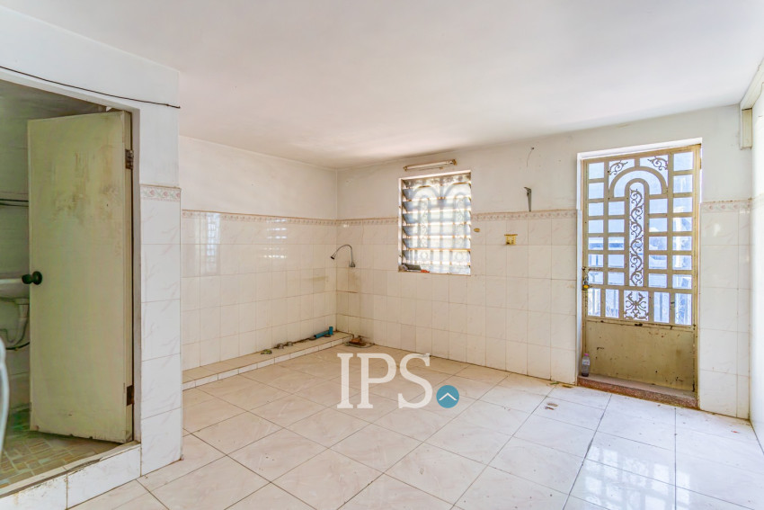 5 Bedroom Shophouse For Rent - Boeung Kak 2, Phnom Penh