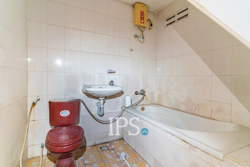 5 Bedroom Shophouse For Rent - Boeung Kak 2, Phnom Penh