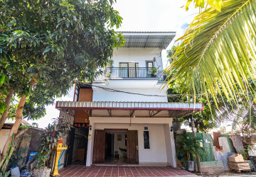 3 Bedroom House For Rent - Svay Dangkum, Siem Reap thumbnail