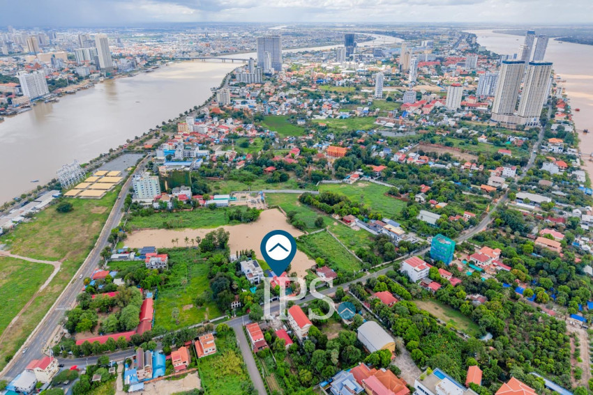 3 Bedroom Villa For Sale - Chroy Changva, Phnom Penh