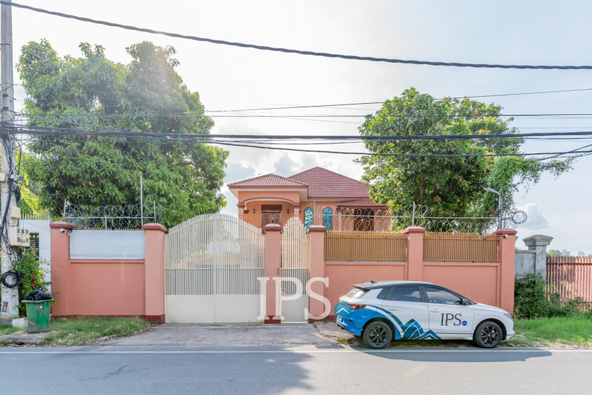 3 Bedroom Villa For Sale - Chroy Changva, Phnom Penh