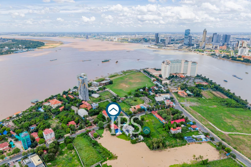 3 Bedroom Villa For Sale - Chroy Changva, Phnom Penh