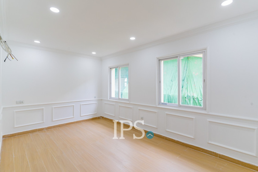 4 Bedroom Penthouse For Rent - Tonle Bassac, Phnom Penh