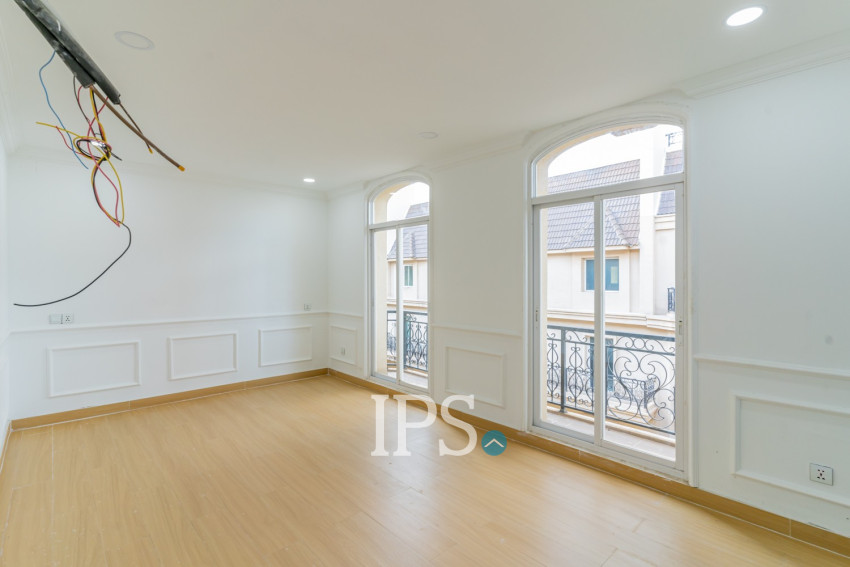 4 Bedroom Penthouse For Rent - Tonle Bassac, Phnom Penh