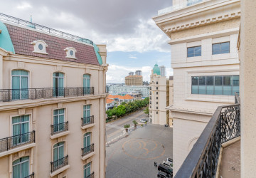 4 Bedroom Penthouse For Rent - Tonle Bassac, Phnom Penh thumbnail