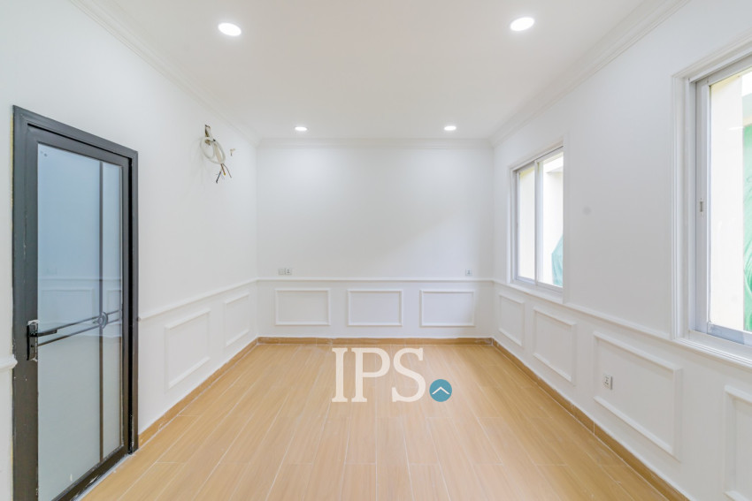 4 Bedroom Penthouse For Rent - Tonle Bassac, Phnom Penh