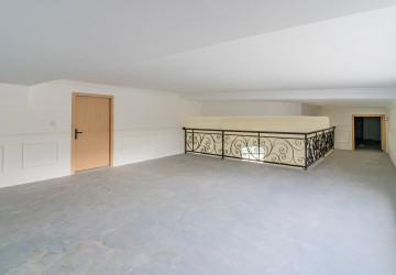 4 Bedroom Penthouse For Rent - Tonle Bassac, Phnom Penh thumbnail