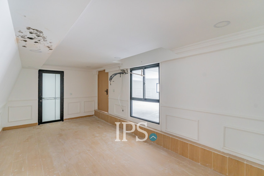 4 Bedroom Penthouse For Rent - Tonle Bassac, Phnom Penh