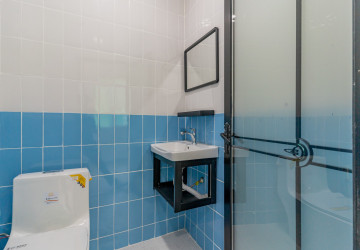 4 Bedroom Penthouse For Rent - Tonle Bassac, Phnom Penh thumbnail