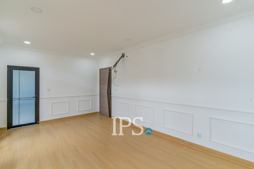 4 Bedroom Penthouse For Rent - Tonle Bassac, Phnom Penh