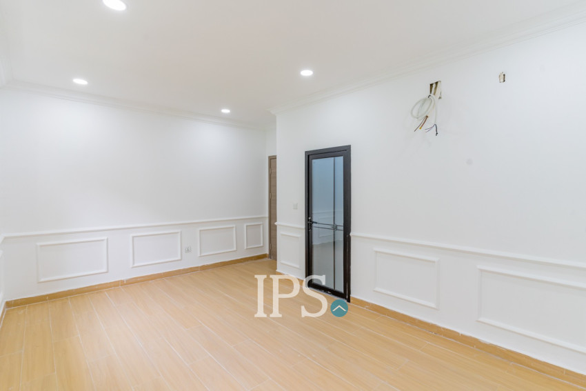 4 Bedroom Penthouse For Rent - Tonle Bassac, Phnom Penh