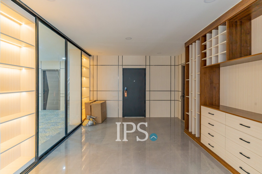4 Bedroom Penthouse For Rent - Tonle Bassac, Phnom Penh