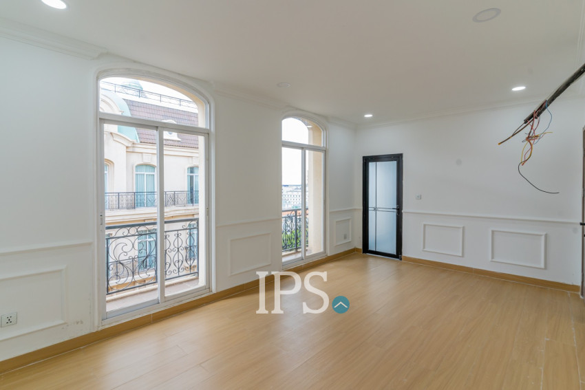 4 Bedroom Penthouse For Rent - Tonle Bassac, Phnom Penh