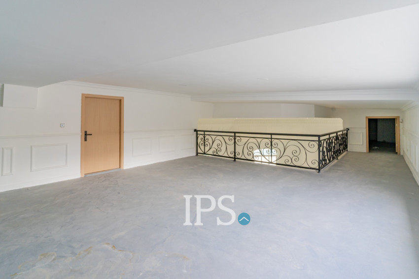 4 Bedroom Penthouse For Rent - Tonle Bassac, Phnom Penh