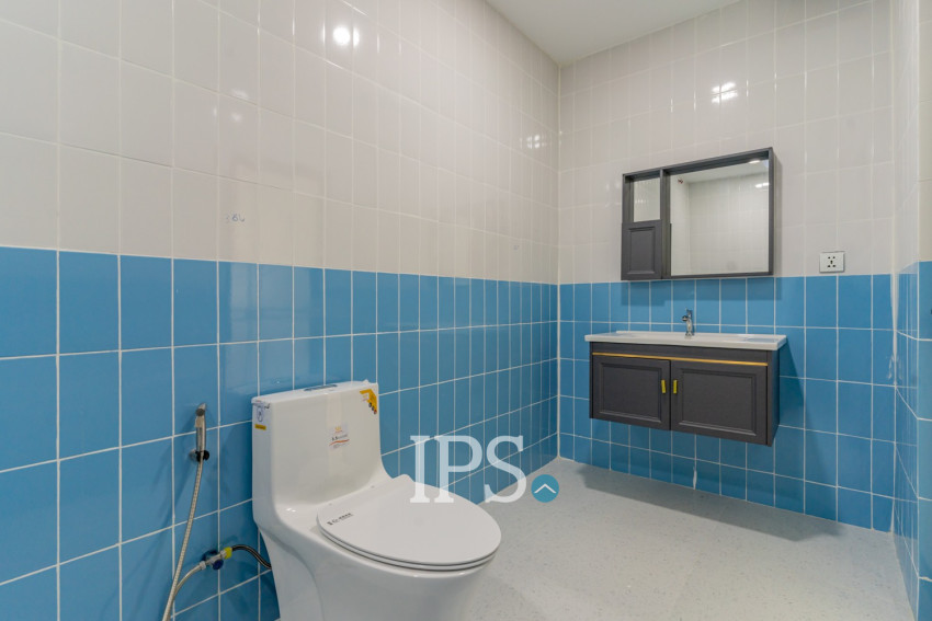 4 Bedroom Penthouse For Rent - Tonle Bassac, Phnom Penh