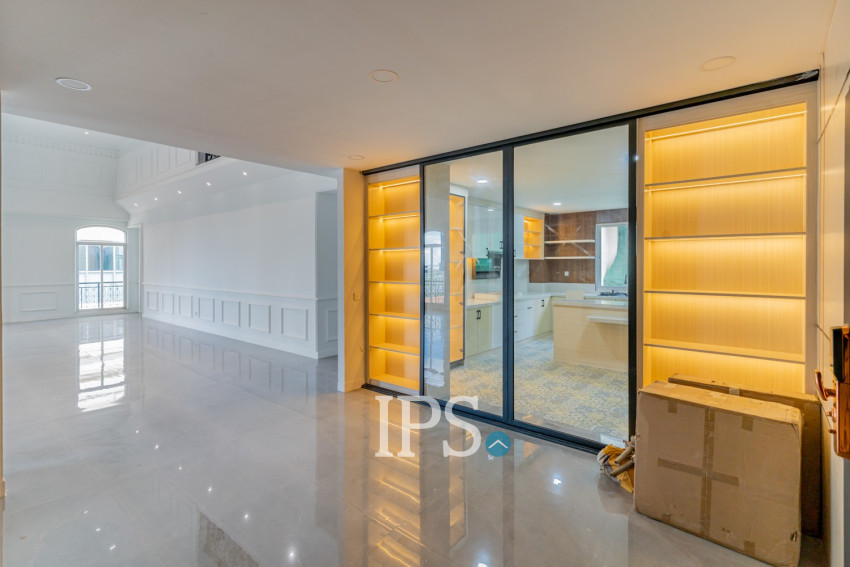 4 Bedroom Penthouse For Rent - Tonle Bassac, Phnom Penh