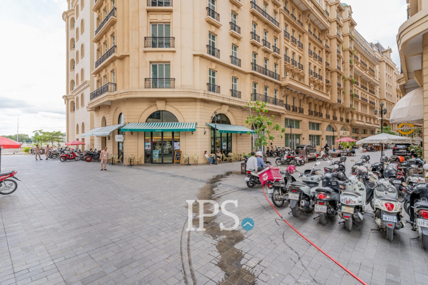 4 Bedroom Penthouse For Rent - Tonle Bassac, Phnom Penh