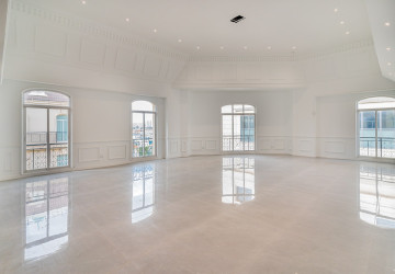 4 Bedroom Penthouse For Rent - Tonle Bassac, Phnom Penh thumbnail