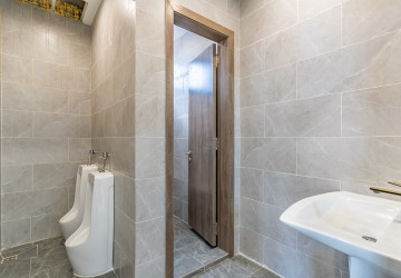 150 Sqm Office Space For Rent - Boeung Kak 2, Phnom Penh thumbnail