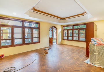 357 Sqm Commercial Villa and 4 Storey Building For Rent - Tonle Bassac, Phnom Penh thumbnail