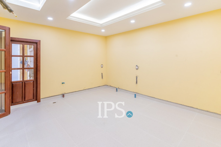 357 Sqm Commercial Villa and 4 Storey Building For Rent - Tonle Bassac, Phnom Penh