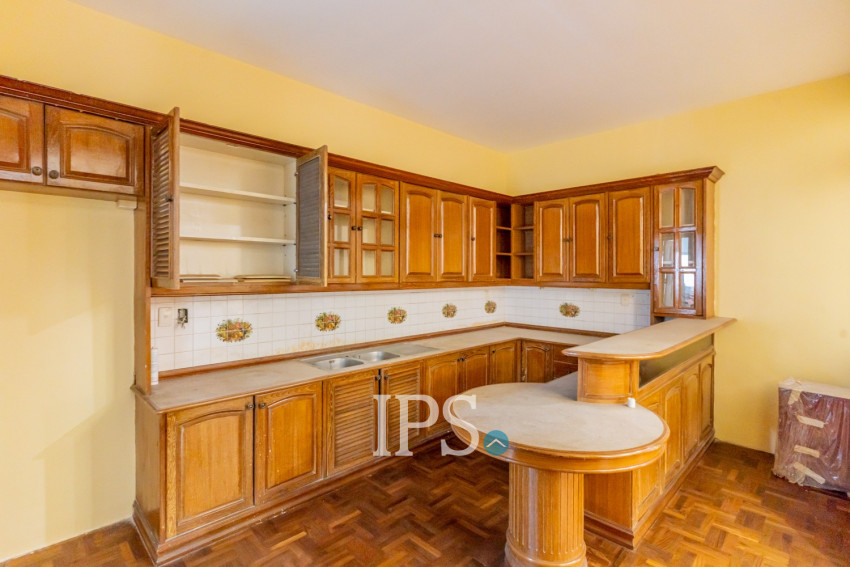 357 Sqm Commercial Villa and 4 Storey Building For Rent - Tonle Bassac, Phnom Penh