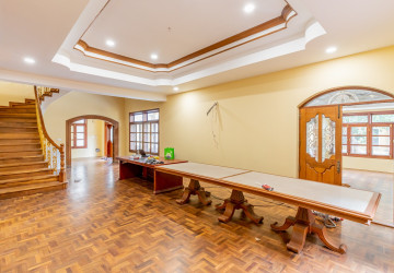 357 Sqm Commercial Villa and 4 Storey Building For Rent - Tonle Bassac, Phnom Penh thumbnail